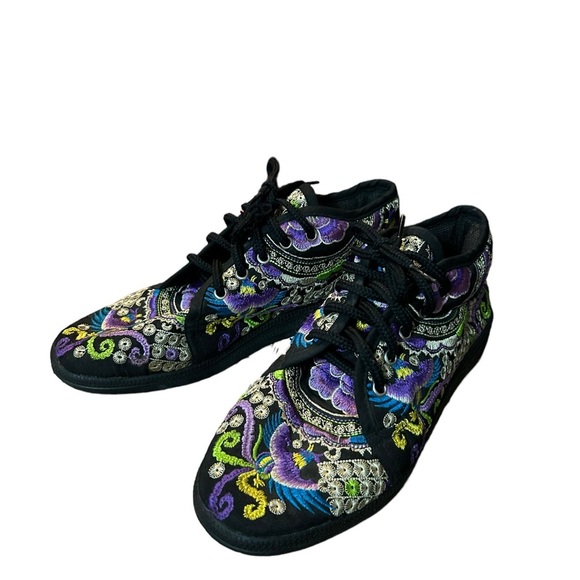 Beautiful Embroidered Handmade Sneakers from Thailand - Picture 1 of 7